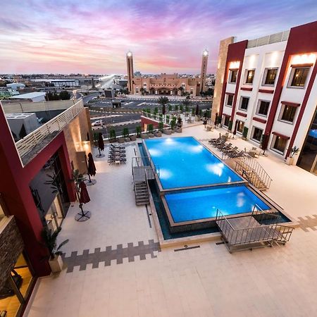 Best Western Plus Al Qurayyat City Center Extérieur photo