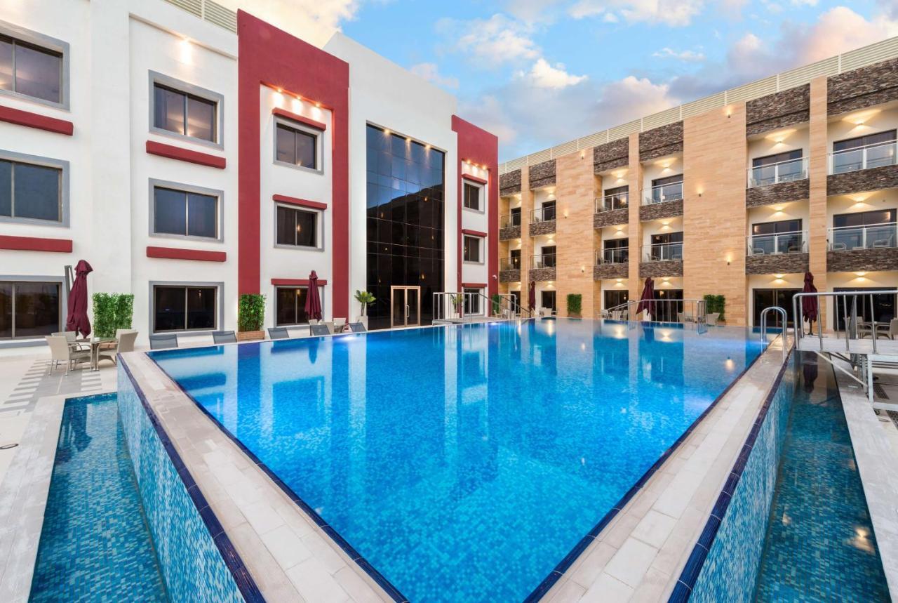 Best Western Plus Al Qurayyat City Center Extérieur photo