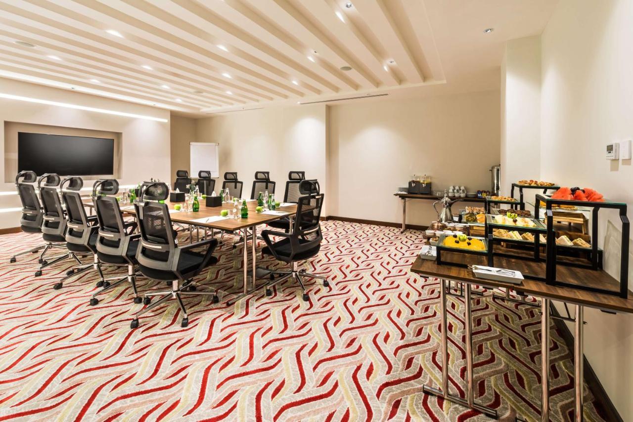 Best Western Plus Al Qurayyat City Center Extérieur photo