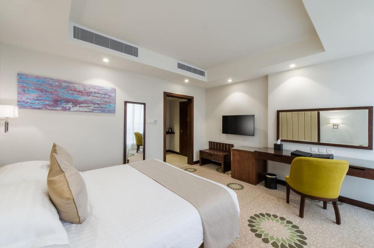 Best Western Plus Al Qurayyat City Center Extérieur photo