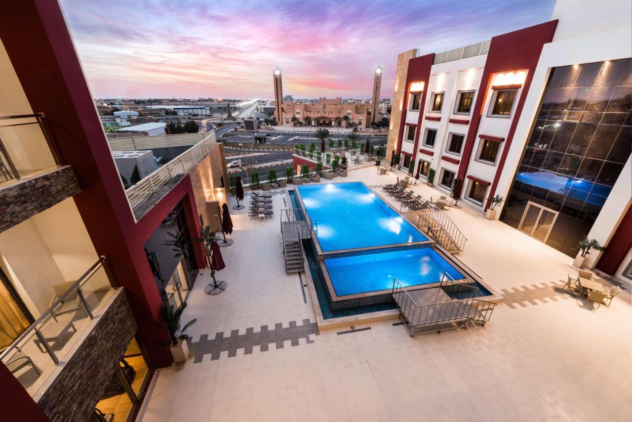 Best Western Plus Al Qurayyat City Center Extérieur photo