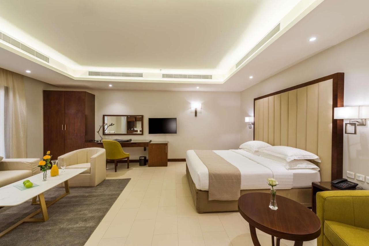 Best Western Plus Al Qurayyat City Center Extérieur photo